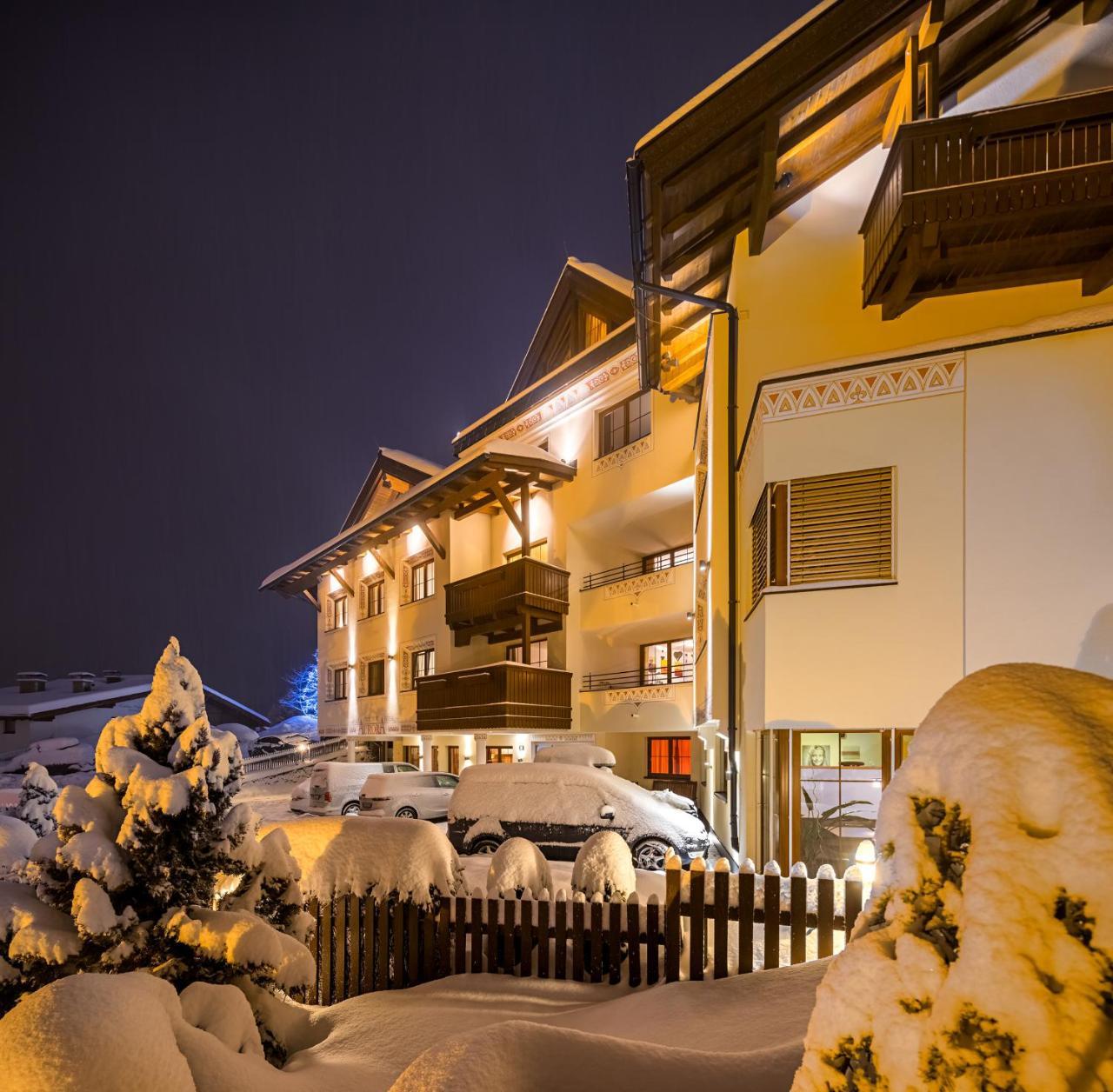 Apart-Hotel Aurora Fiss Zewnętrze zdjęcie